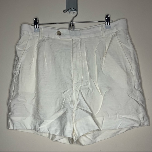 Banana Republic Pants - BANANA REPUBLIC High Waisted Minimalist Pleated Dressy Ivory Summer Shorts